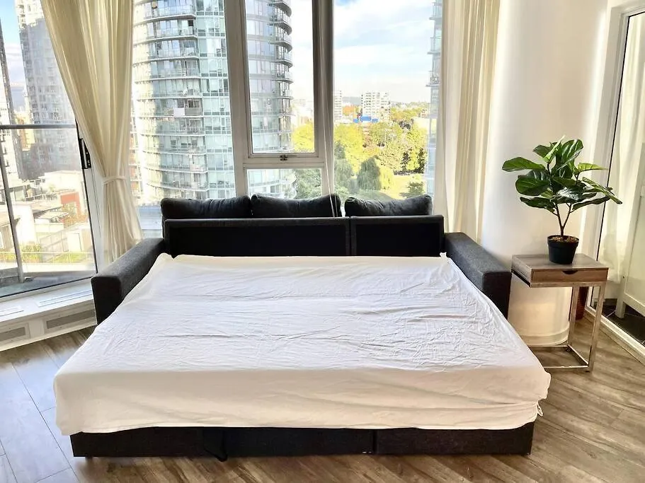 Downtown 4Bd 2Ba View Skytrain 2 Free Parking Apartment Vancouver